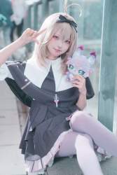 841633 B
