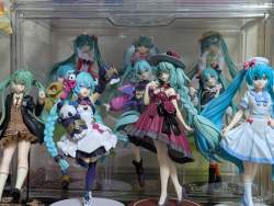 440087 B