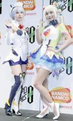 305015 B