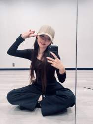 2428261 B