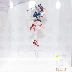 1904249 B