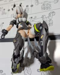 805706 B