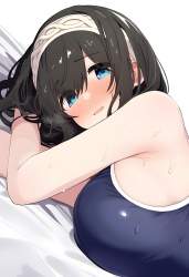 569560 B