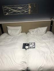 676746 B