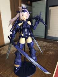 586956 B