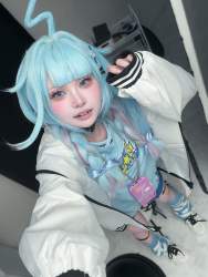587239 B