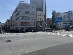 615832 B