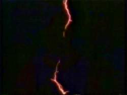 1600757 B