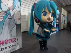 327423 B