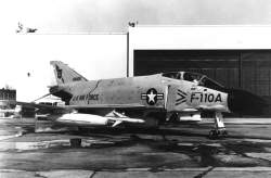 884693 B