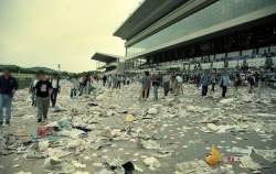 1776749 B
