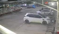1035105 B