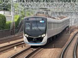 749667 B