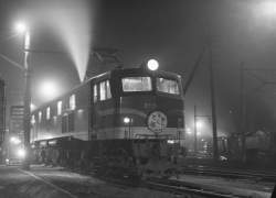 81933 B
