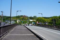 2104540 B