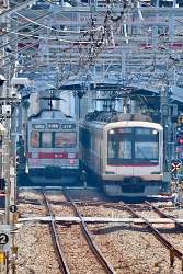 504720 B