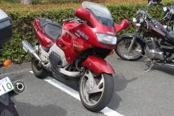 275958 B
