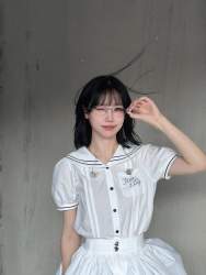 295982 B