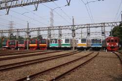 568325 B