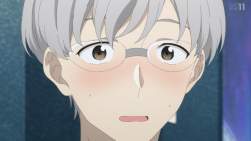 704588 B