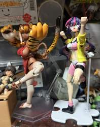 1813843 B