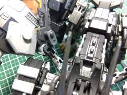 2525098 B