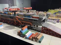 484391 B