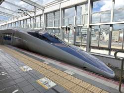 1096740 B