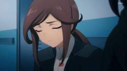 704985 B