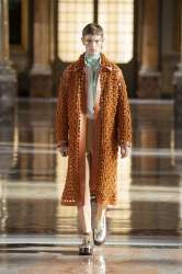 604449 B