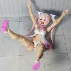 323263 B