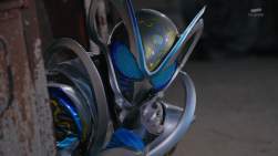 203967 B