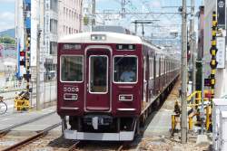 2330208 B