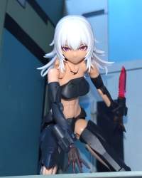 704622 B