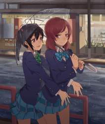 524749 B