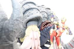 283818 B