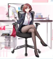 1005884 B