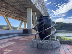 586349 B