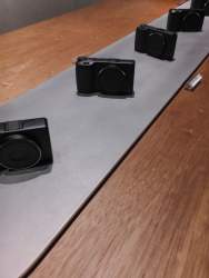 985810 B