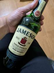 1005589 B