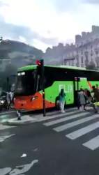 611033 B