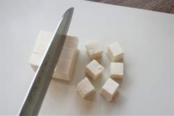 493748 B