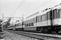 589407 B
