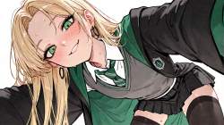 324899 B